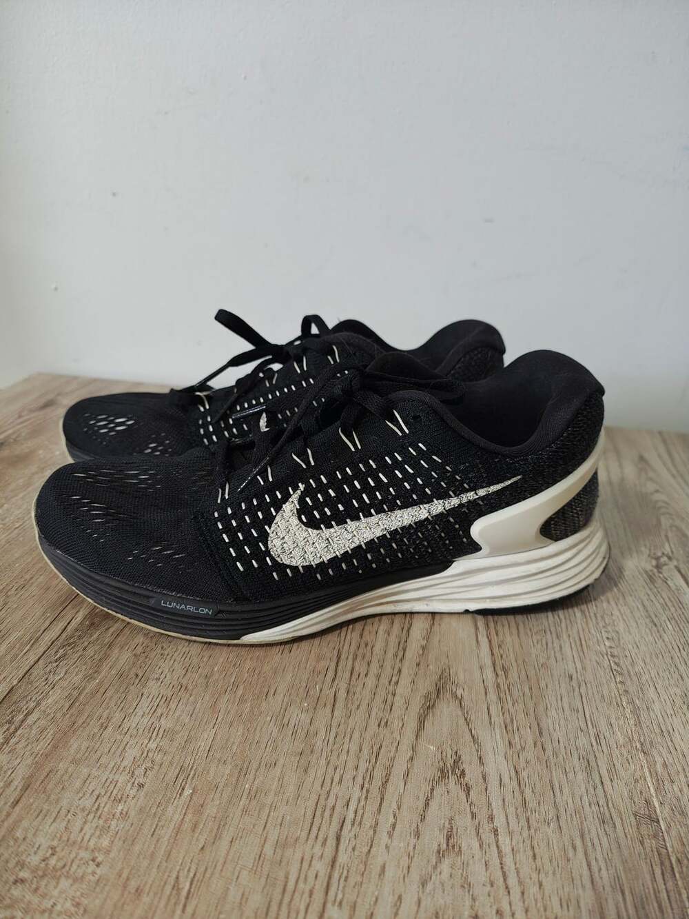 Nike Lunarglide 7 Womens Size 6.5 Running Shoes Black White 747356-001 Sneakers